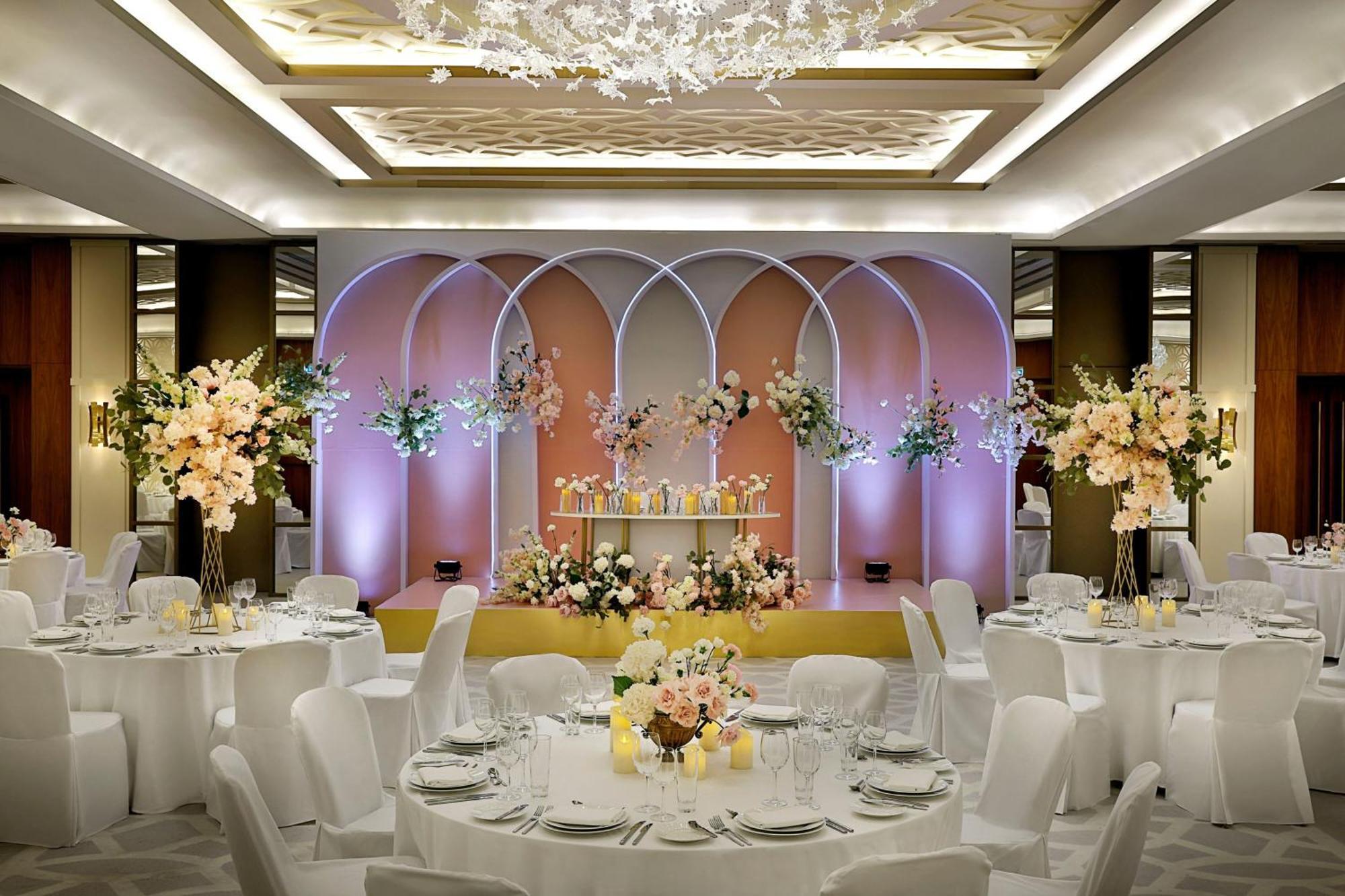 シェラトン ヌル スルタン ホテル アスターナ エクステリア 写真 Wedding reception at the Mandarin Oriental, Tokyo