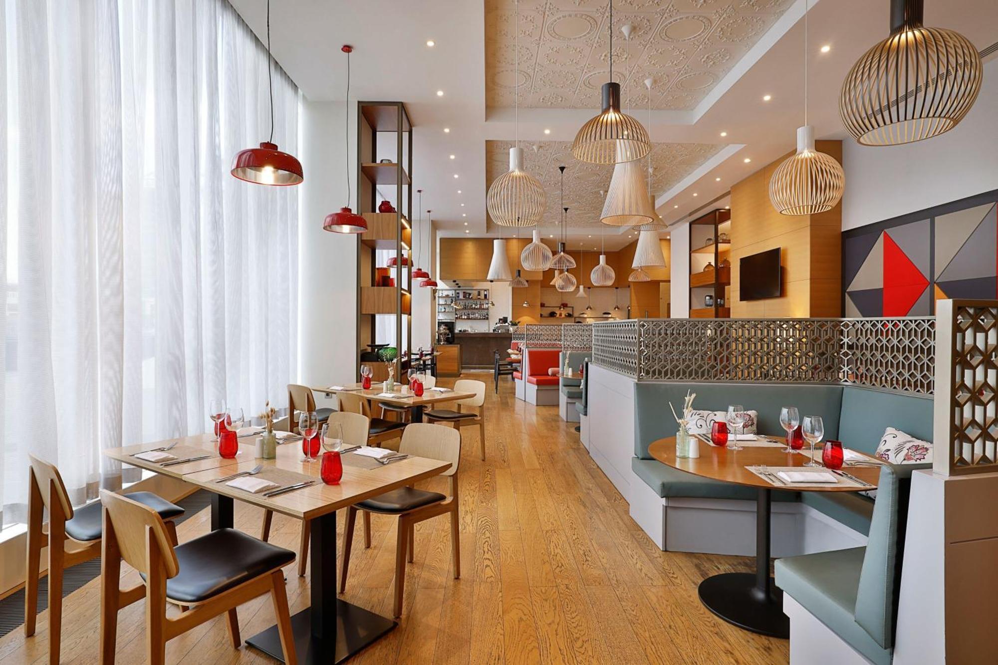 シェラトン ヌル スルタン ホテル アスターナ エクステリア 写真 The restaurant