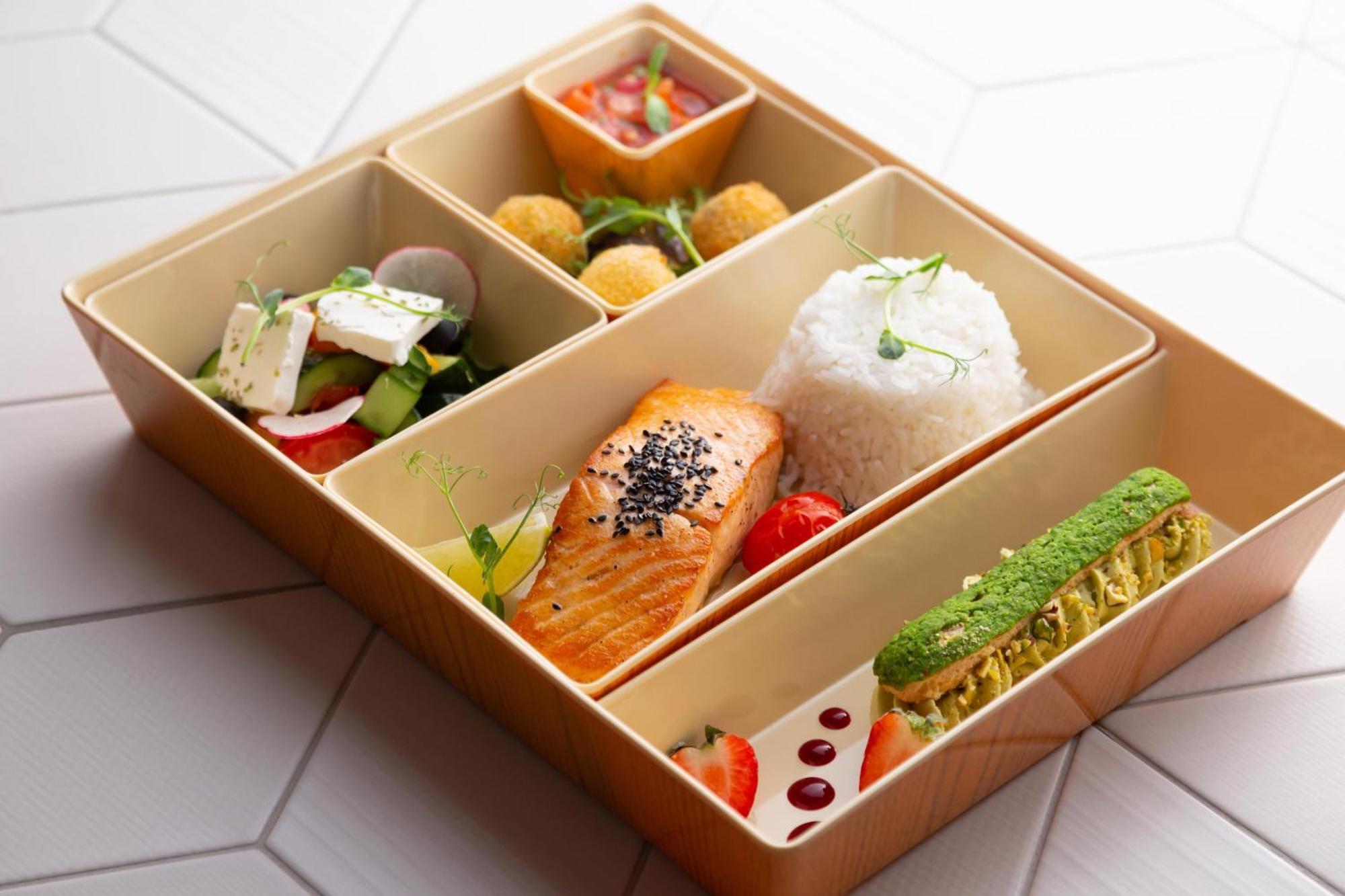 シェラトン ヌル スルタン ホテル アスターナ エクステリア 写真 A bento box